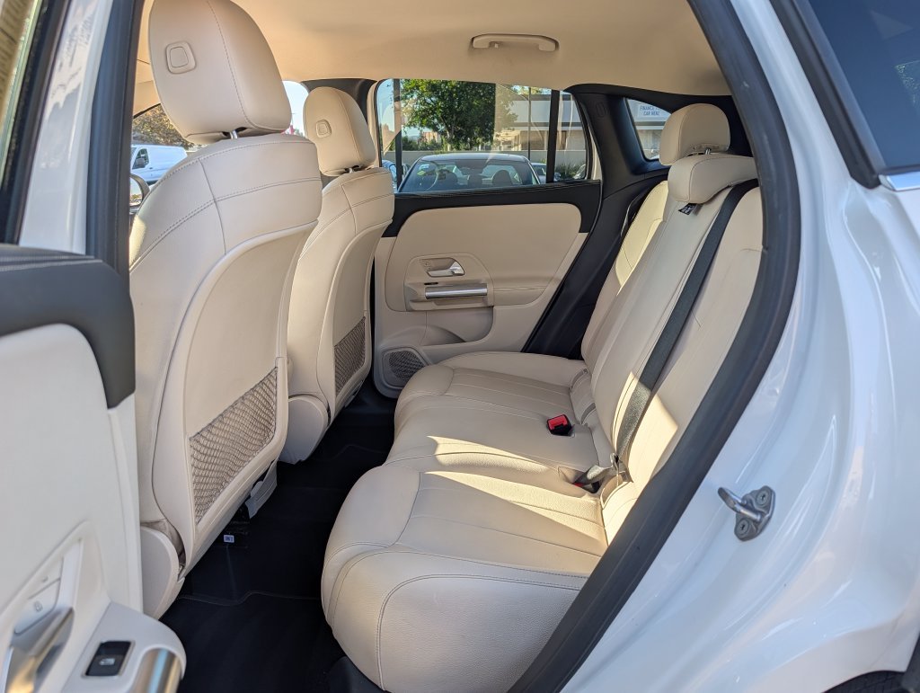 Used 2021  Mercedes-Benz GLA 250 image 13