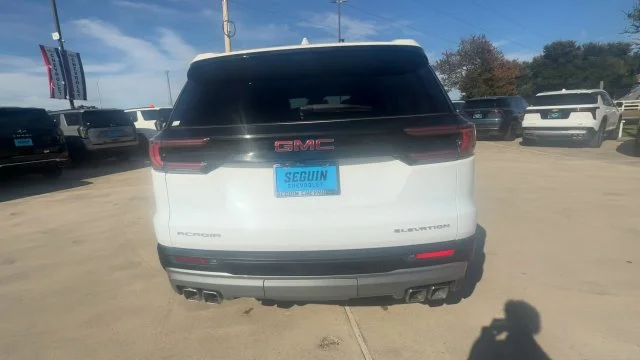 2026 GMC Acadia Elevation - Photo 7