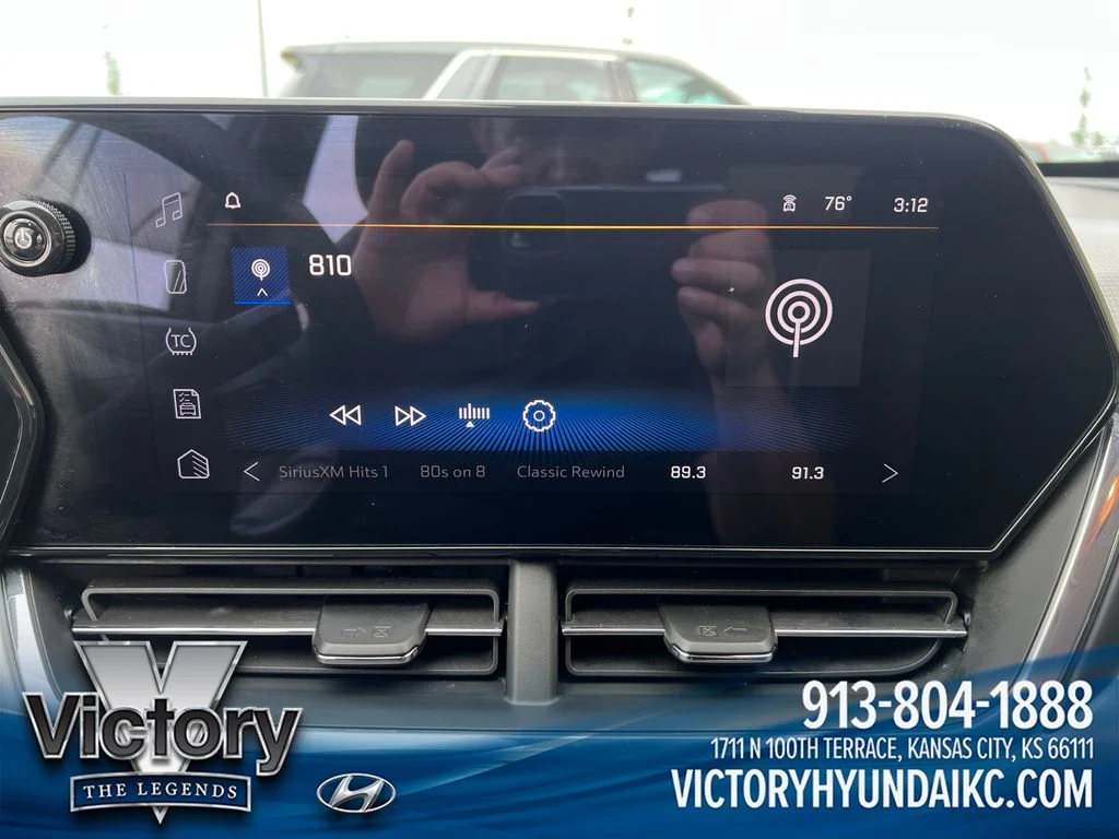 Used 2025 White Chevrolet LT image 18