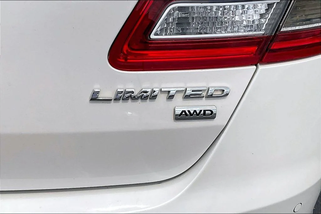 Used 2019 White Ford Limited image 31