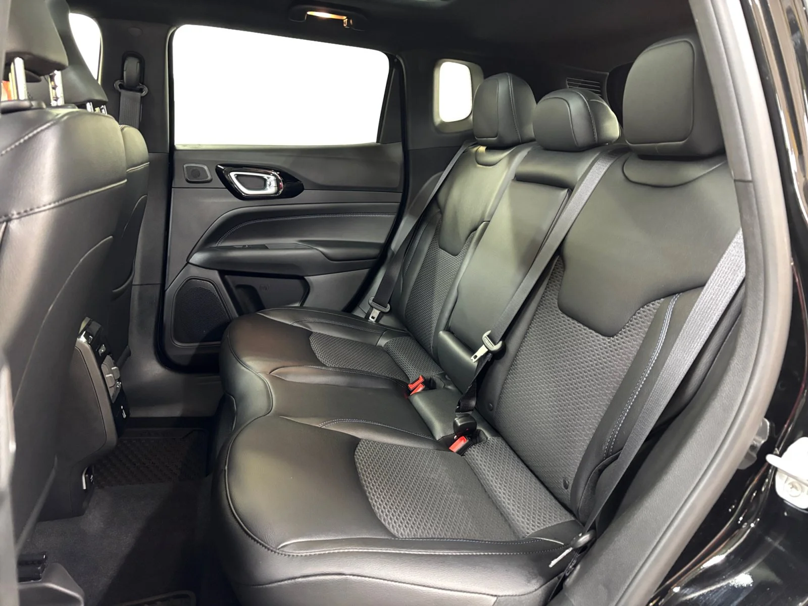 New 2026 Diamond Black Crystal Pearl Jeep North Altitude* 4x4, Panoramic Sunroof, Heated Seats/Wheel, Driver Assistance Pkg image 16