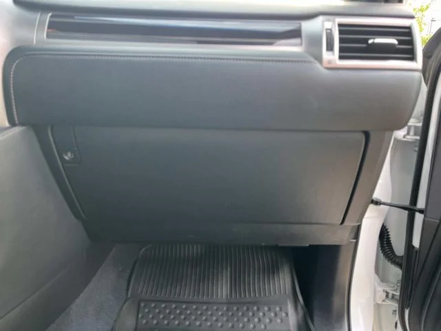 Used 2022 White Lexus 460 image 28