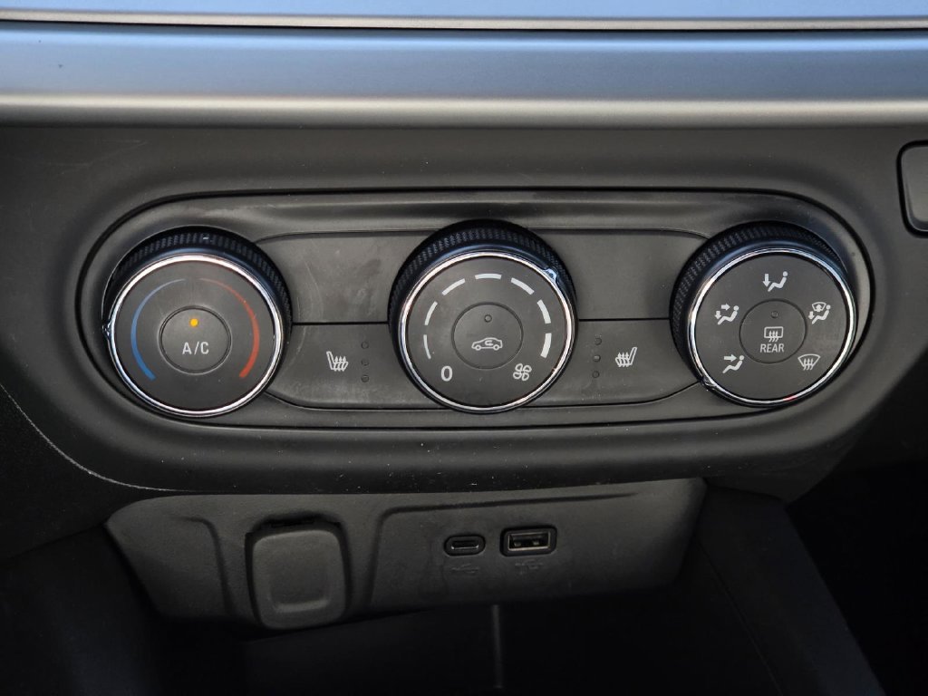 Used 2025 White Chevrolet 1RS image 23