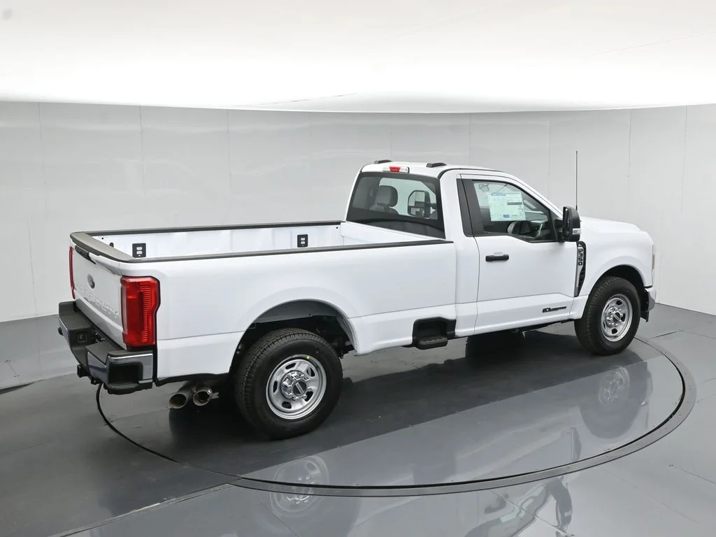 New 2026 Oxford White Ford XL image 35