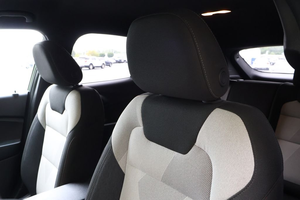Used 2024 Green Chevrolet 1RS image 34