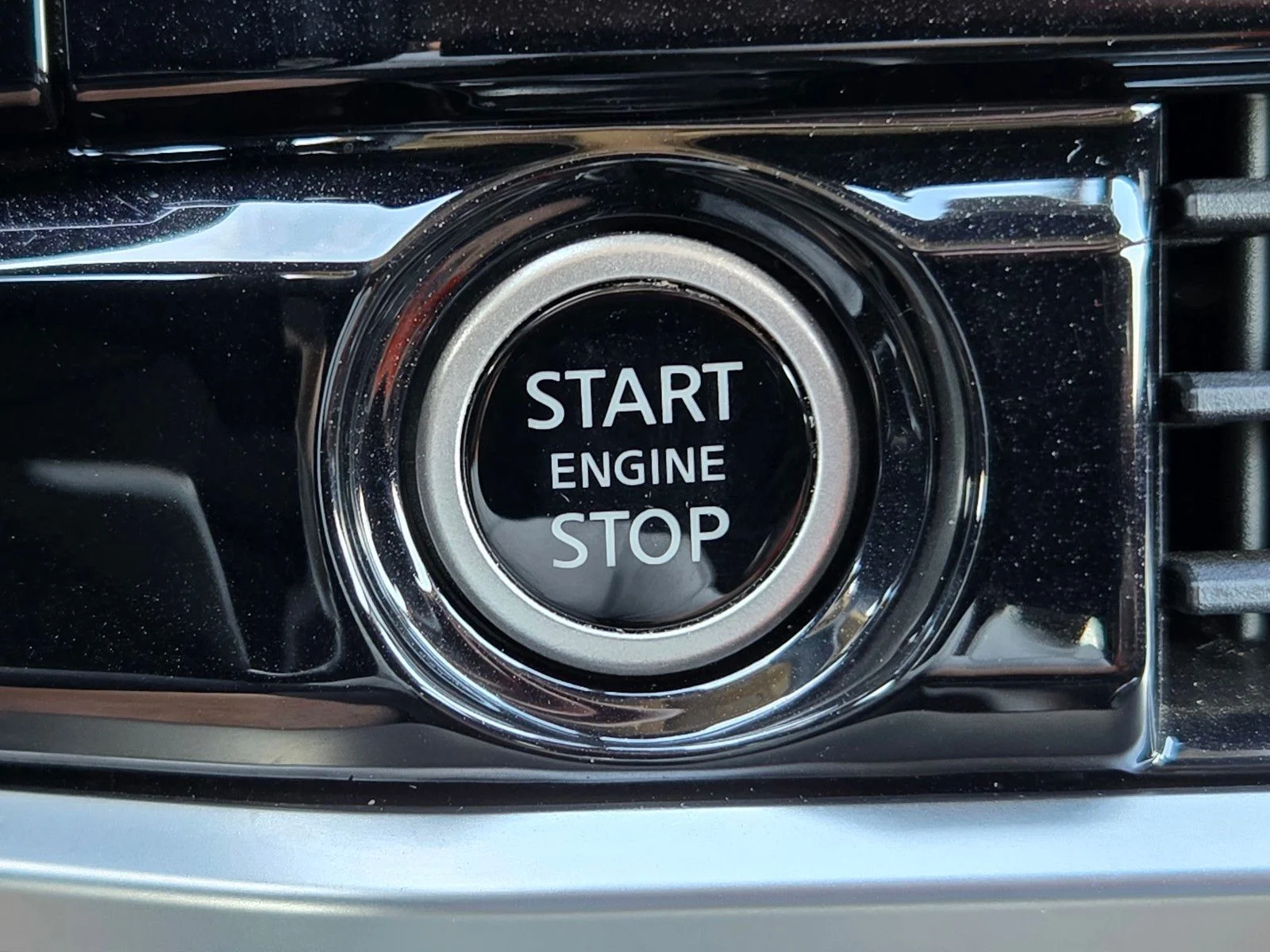 Used 2023 Scarlet Ember Tintcoat Nissan Platinum image 26