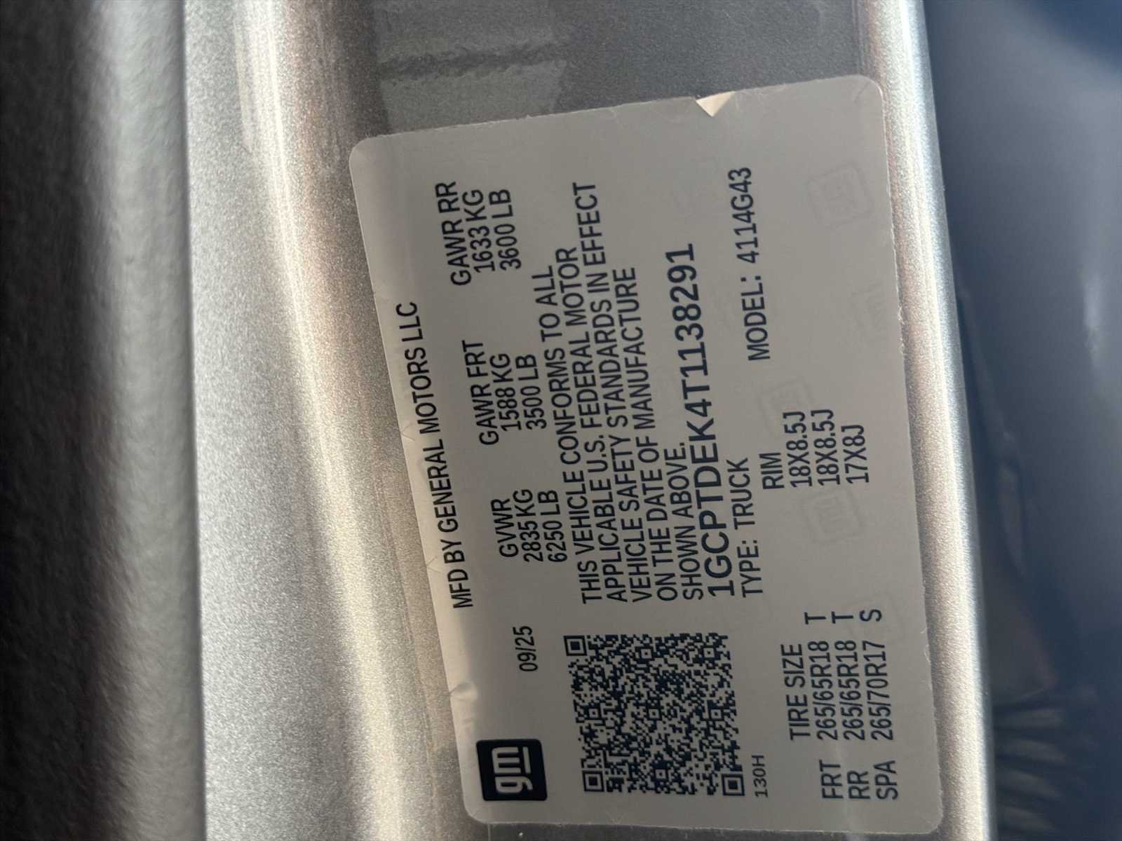 Used 2026 Sterling Gray Metallic Chevrolet Z71 image 34
