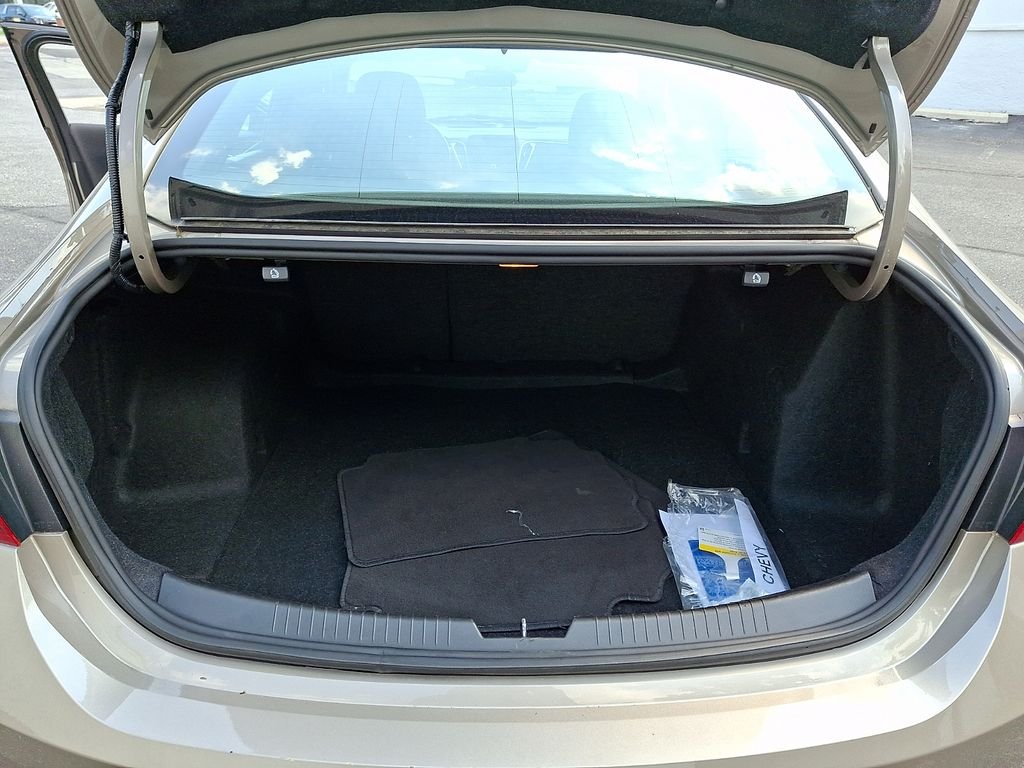 Used 2024 Gray Chevrolet LT image 29