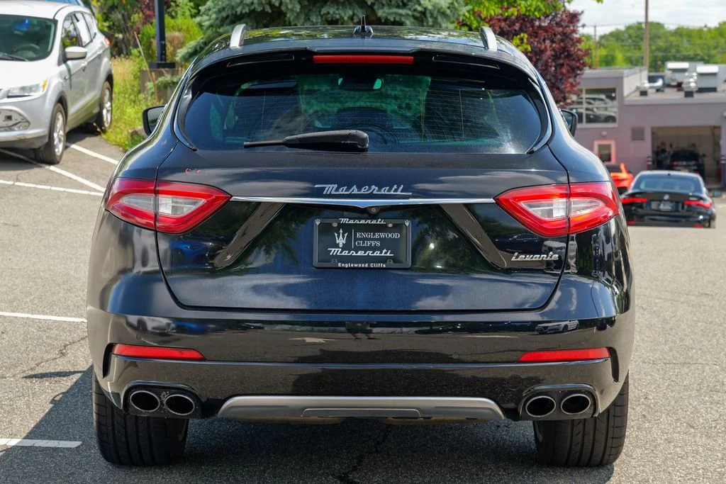 Used 2017  Maserati S image 6