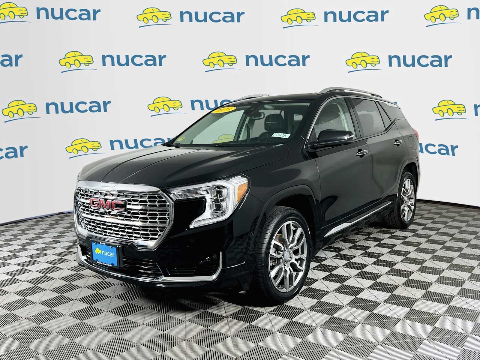 Used 2023 Ebony Twilight Metallic GMC Denali image 3