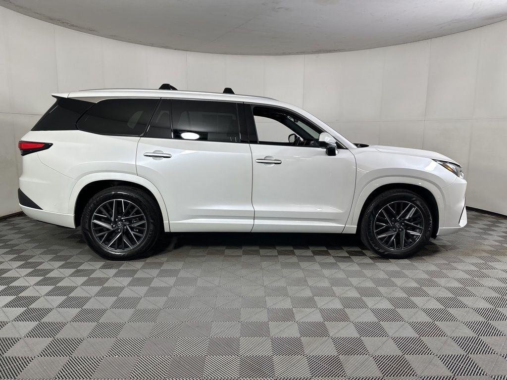 Used 2025 Pearl Lexus 350 Premium image 12