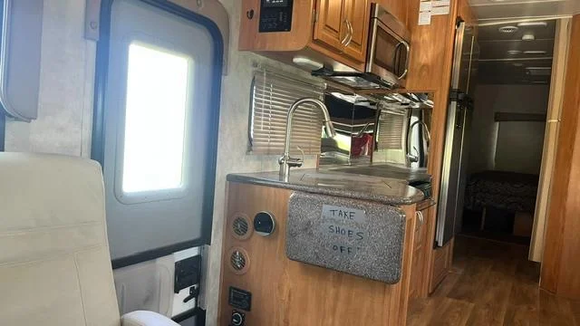Used 2016 White INTERNATIONAL Ghost 36DS image 22