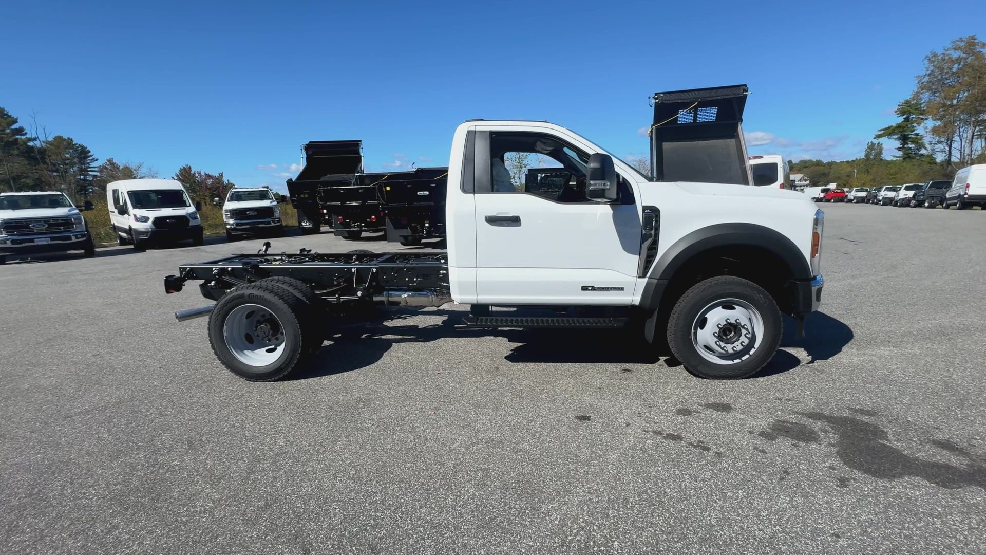 New 2026 Oxford White Ford F-550® XL image 21