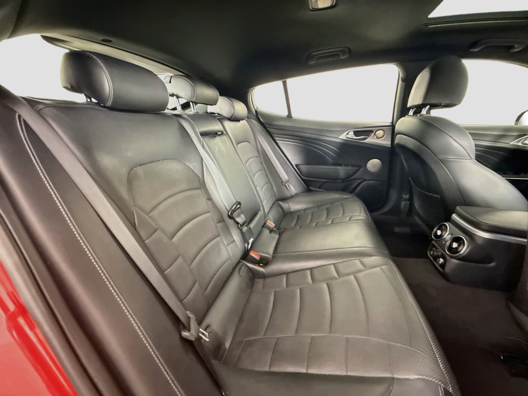 Used 2023  Kia GT2 image 30