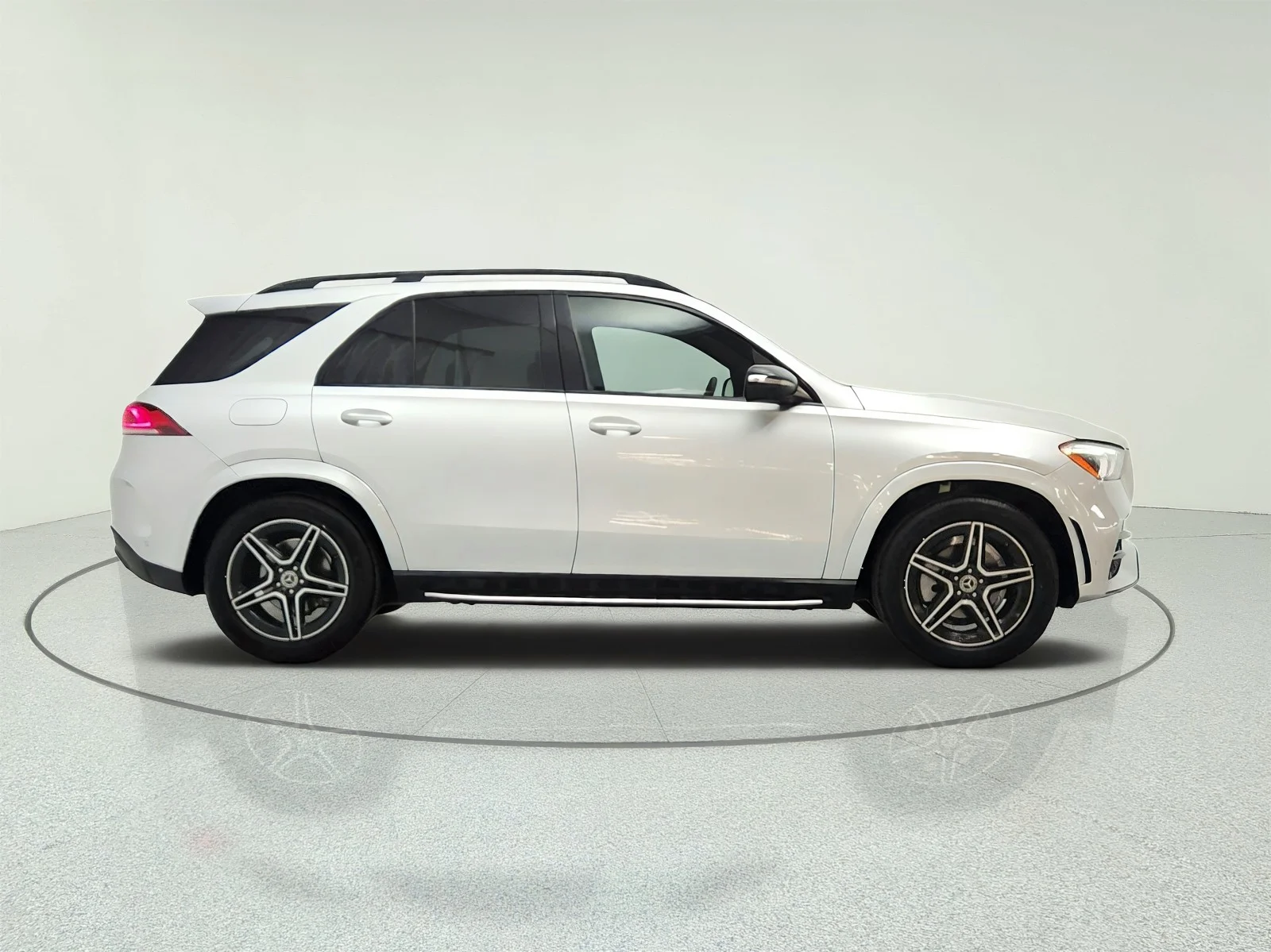 Used 2021 Iridium Silver Metallic Mercedes-Benz GLE 350 4MATIC® SUV image 4