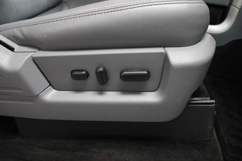 Used 2014 White Platinum Tri-Coat Metallic Ford Lariat image 41