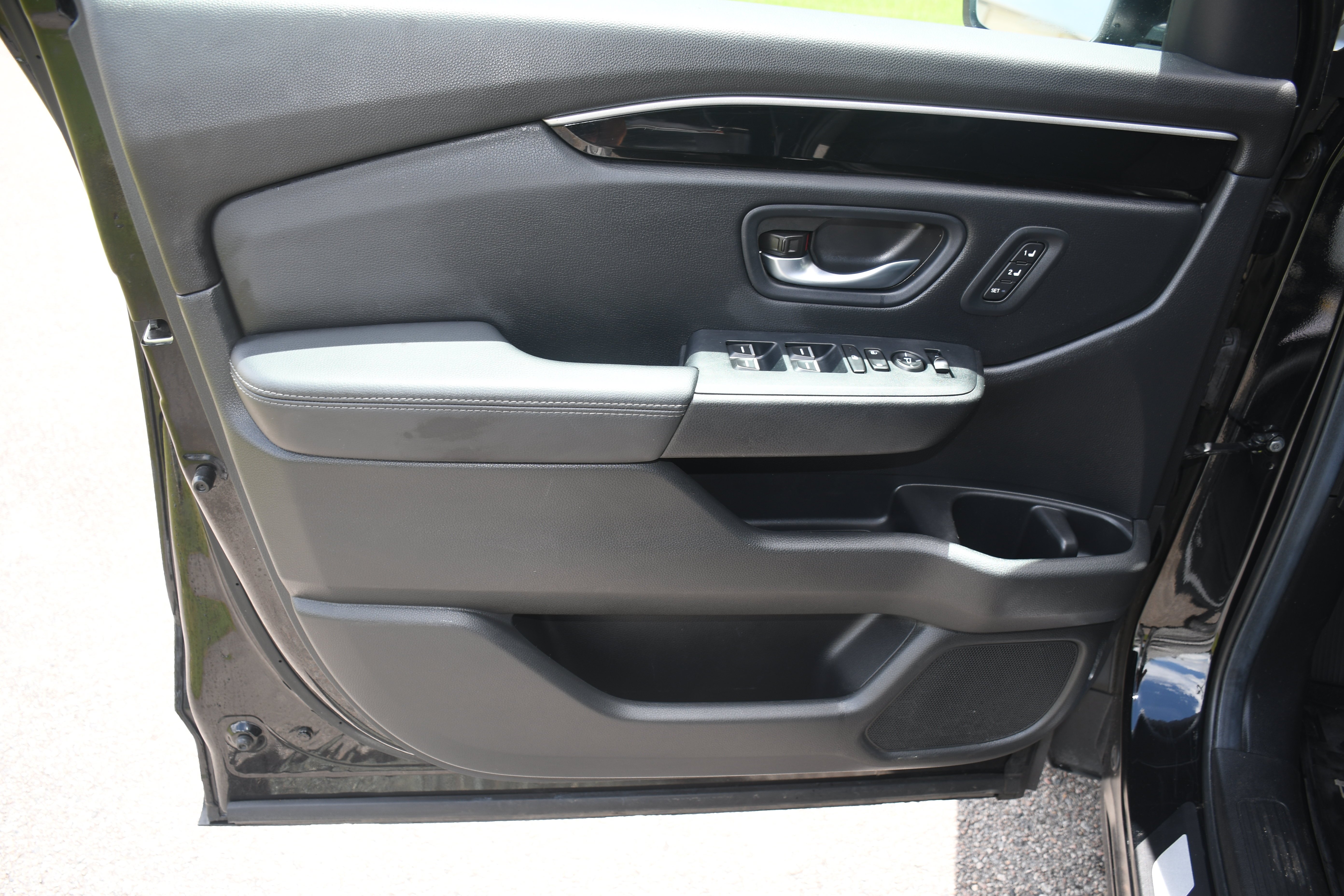 Used 2025 Black Honda EX-L image 9