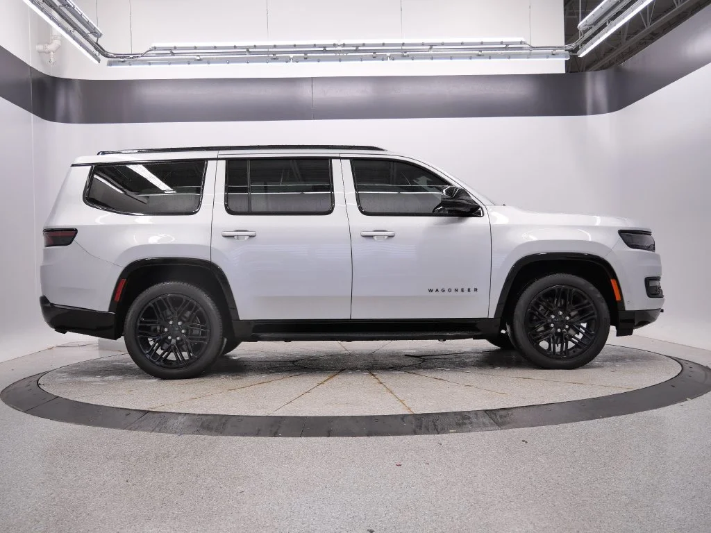 Used 2023 Silver Jeep Series II image 6