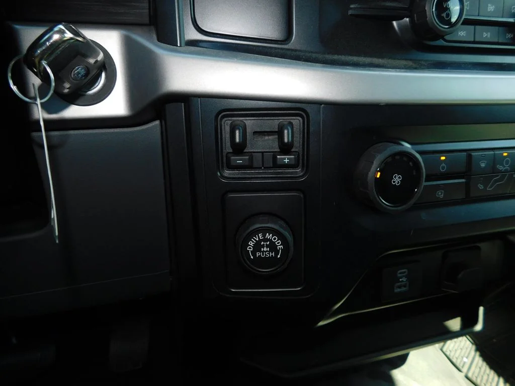 Used 2022 White Ford XL image 32