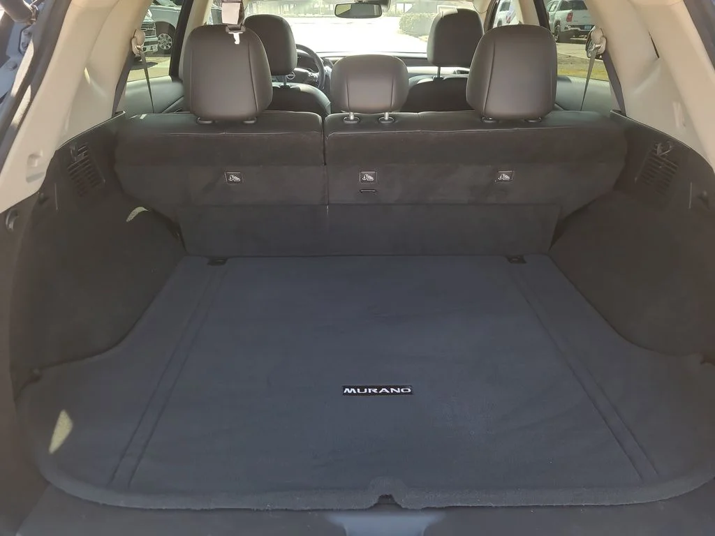 Used 2023 Blue Nissan Platinum image 14