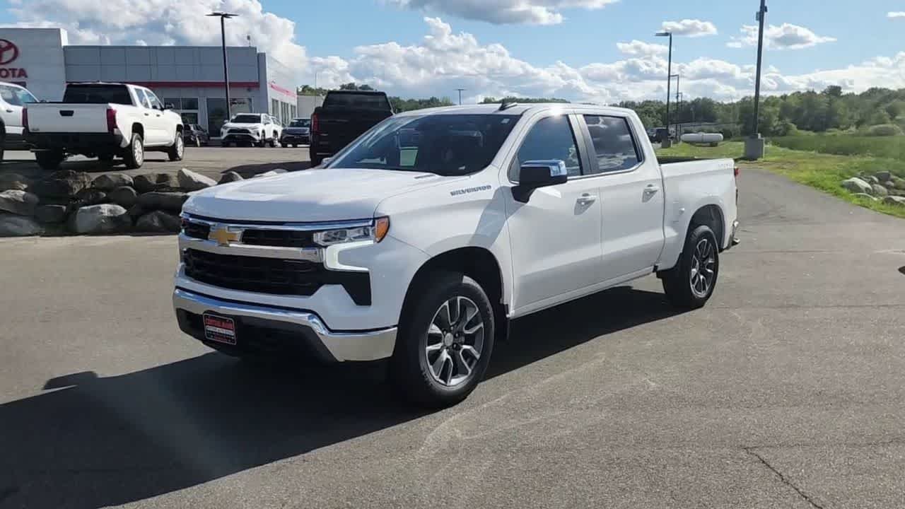 New 2026 Summit White Chevrolet LT (2FL) image 8