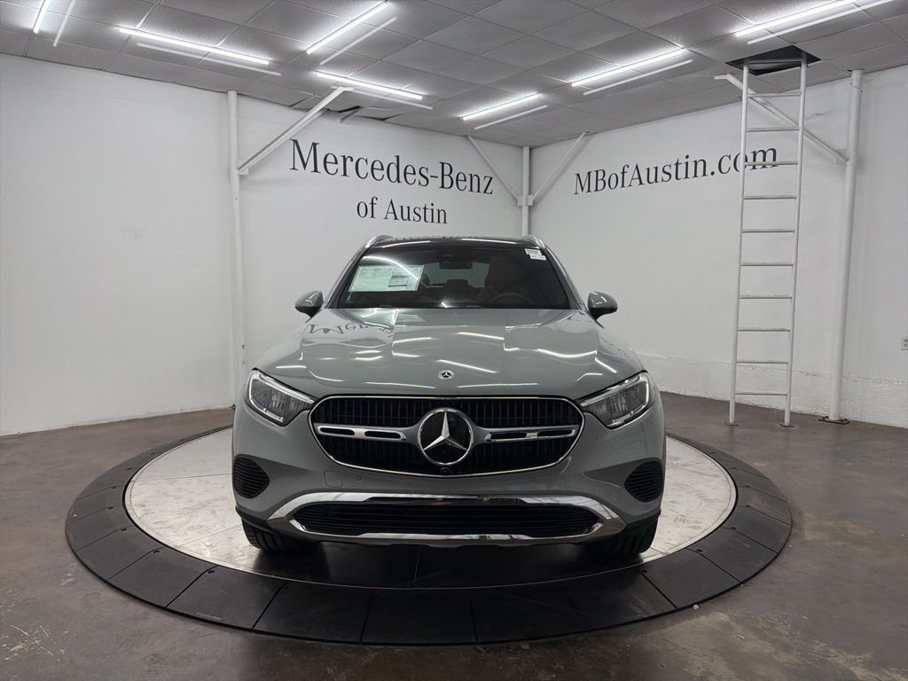 Used 2026 White Mercedes-Benz GLC 300 image 2