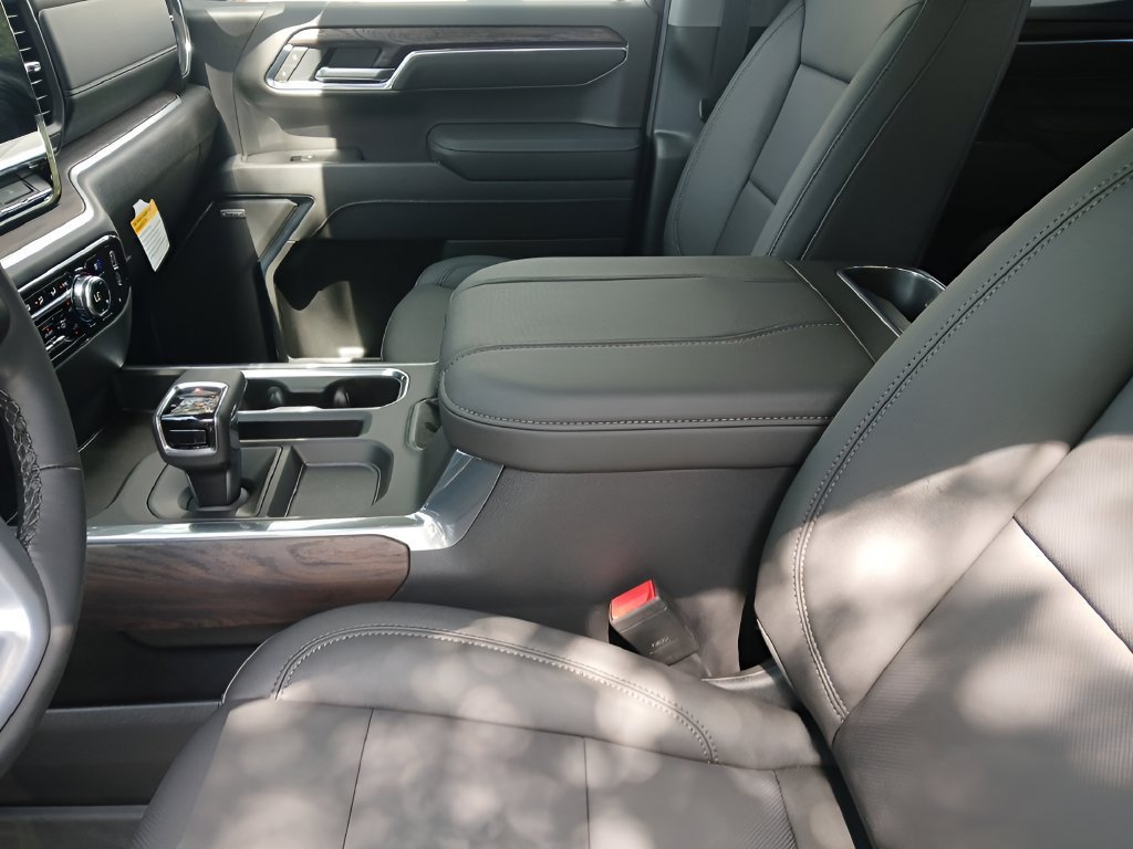 2026 GMC Sierra 1500 SLT - Photo 9
