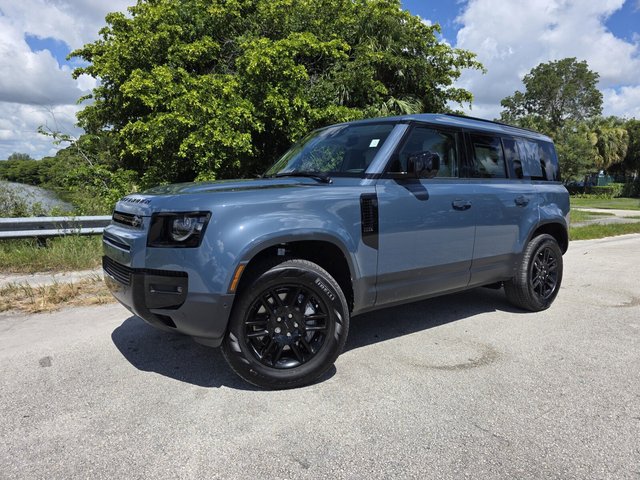 2026 Land Rover Defender 110 P300 S
