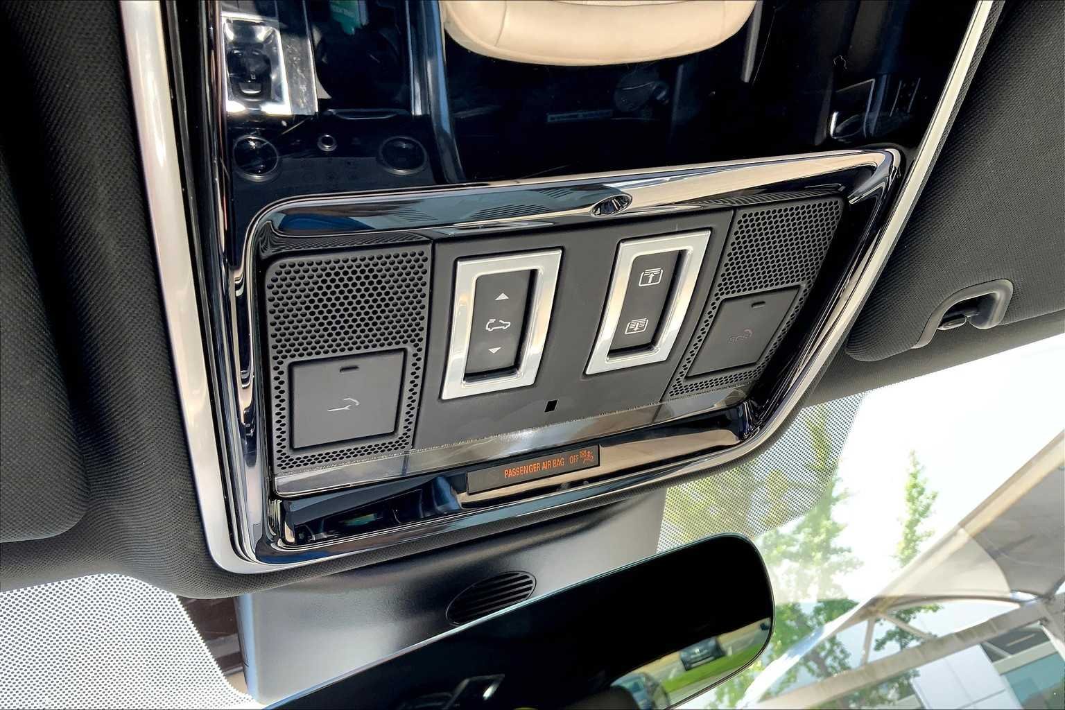 Used 2021 Fuji White Land Rover HSE Silver Edition image 59