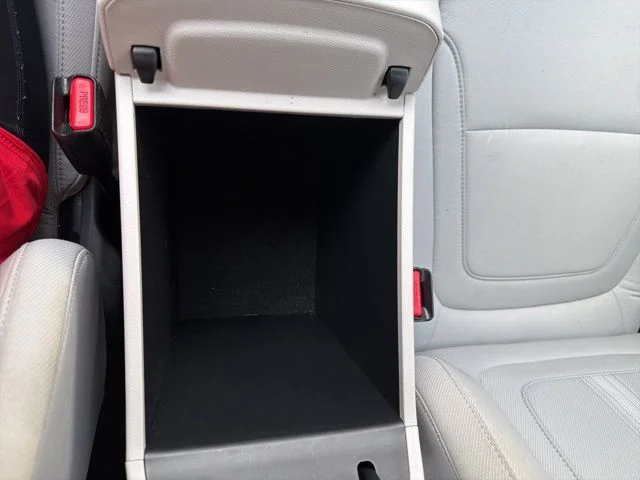 Used 2025 Silver Hyundai SEL image 41