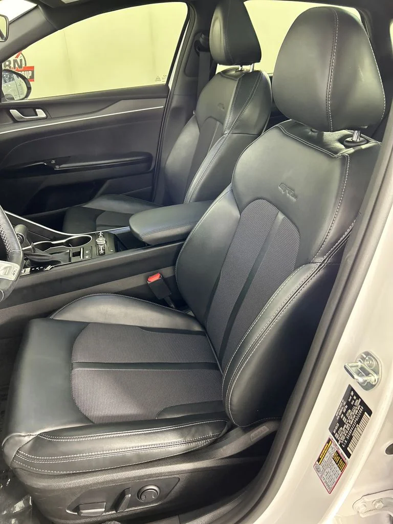 Used 2023 White Kia GT-Line image 12