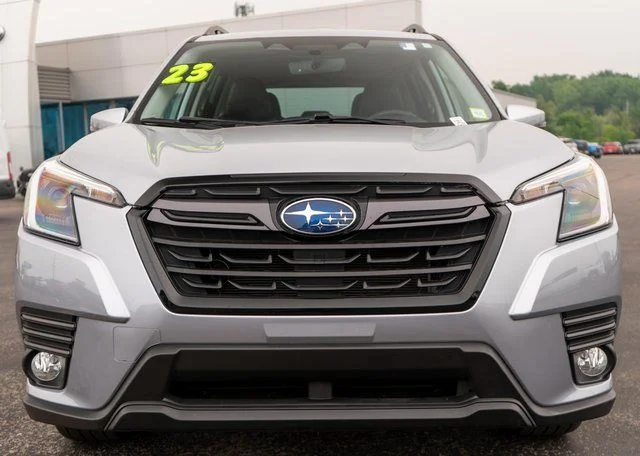 Used 2023 Silver Subaru Limited image 3