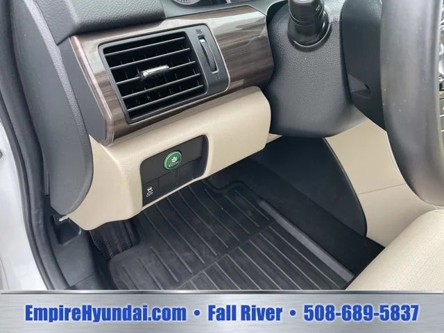 Used 2016 Silver Honda EX-L image 20