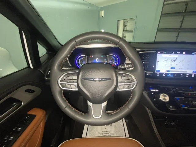 Used 2024 White Chrysler Pinnacle image 14