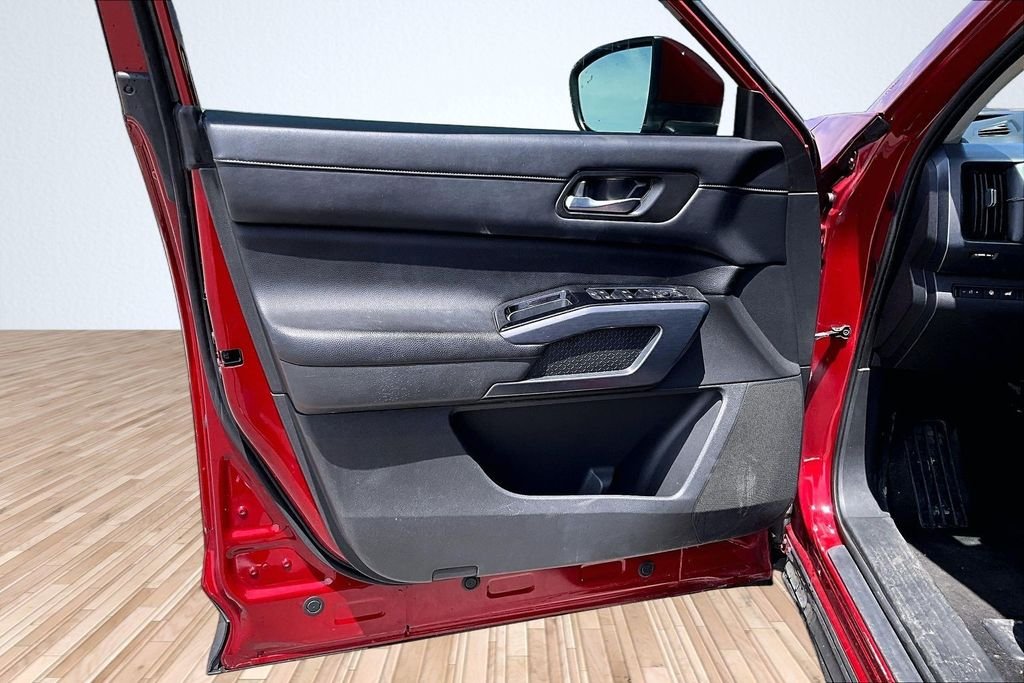 Used 2023 Red Nissan SL image 14
