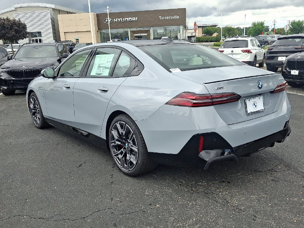 Used 2027 Brooklyn Grey Metallic BMW 550e xDrive image 3
