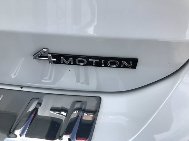 Certified Used 2023 Pure White Volkswagen SE image 10