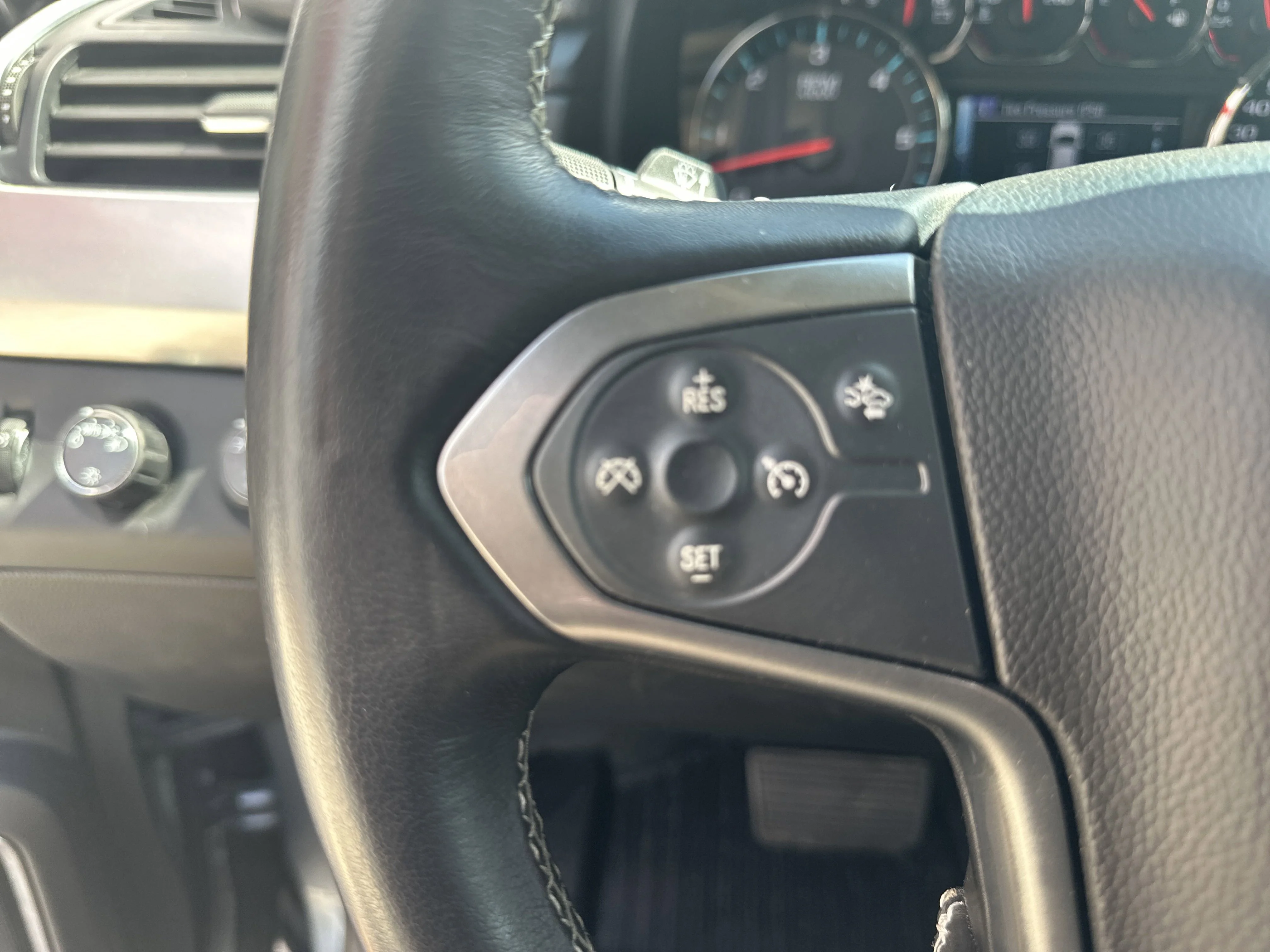 2020 Chevrolet Tahoe LT - Photo 13