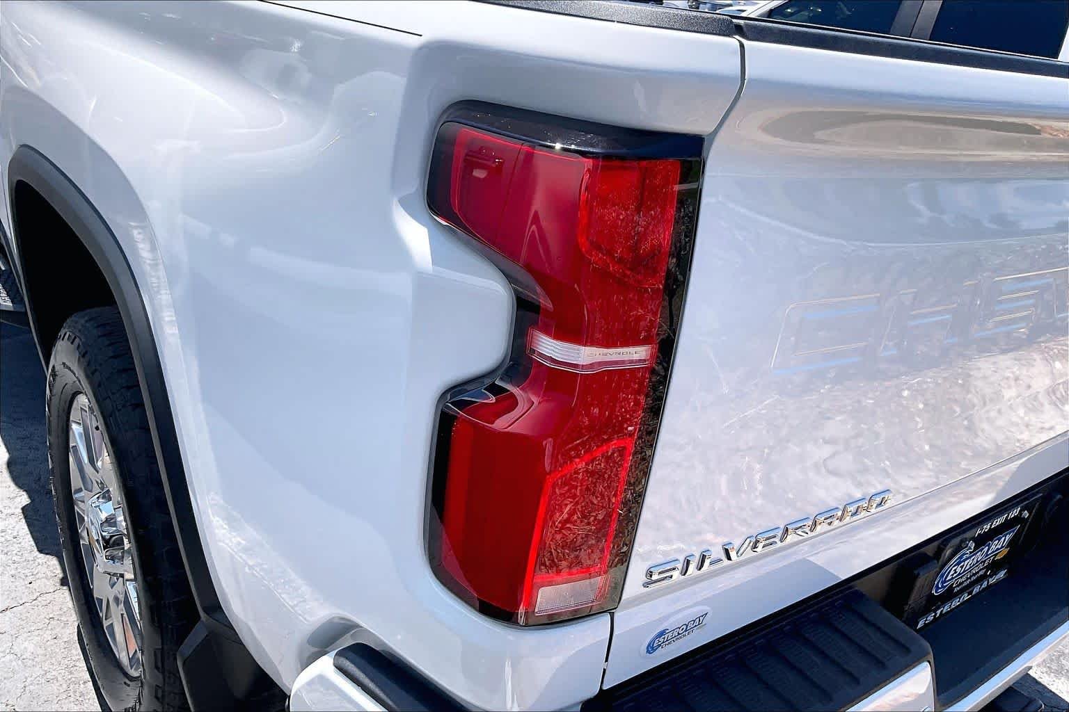 Used 2025 Summit White Chevrolet High Country image 28