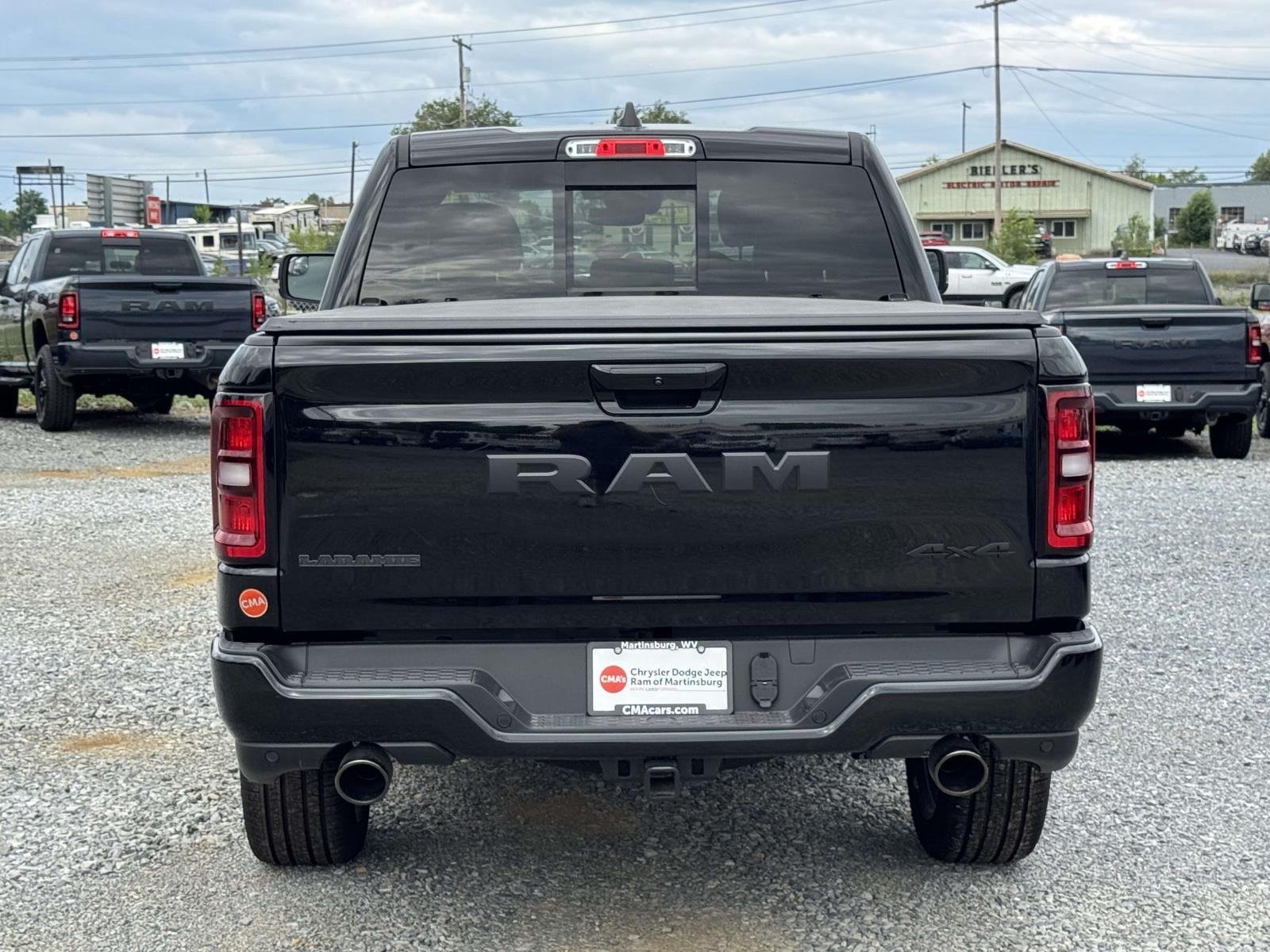 New 2026 Diamond Black Crystal Pearl-Coat Exterior Paint RAM Laramie image 24