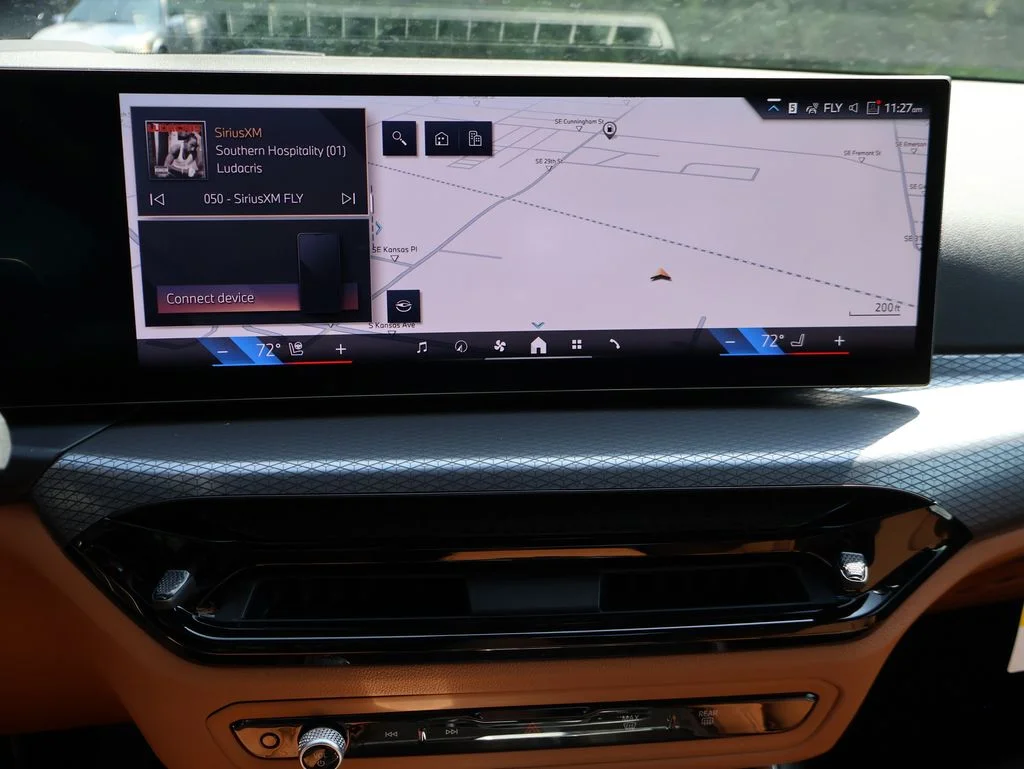 2025 BMW 3 Series 330i - Photo 32