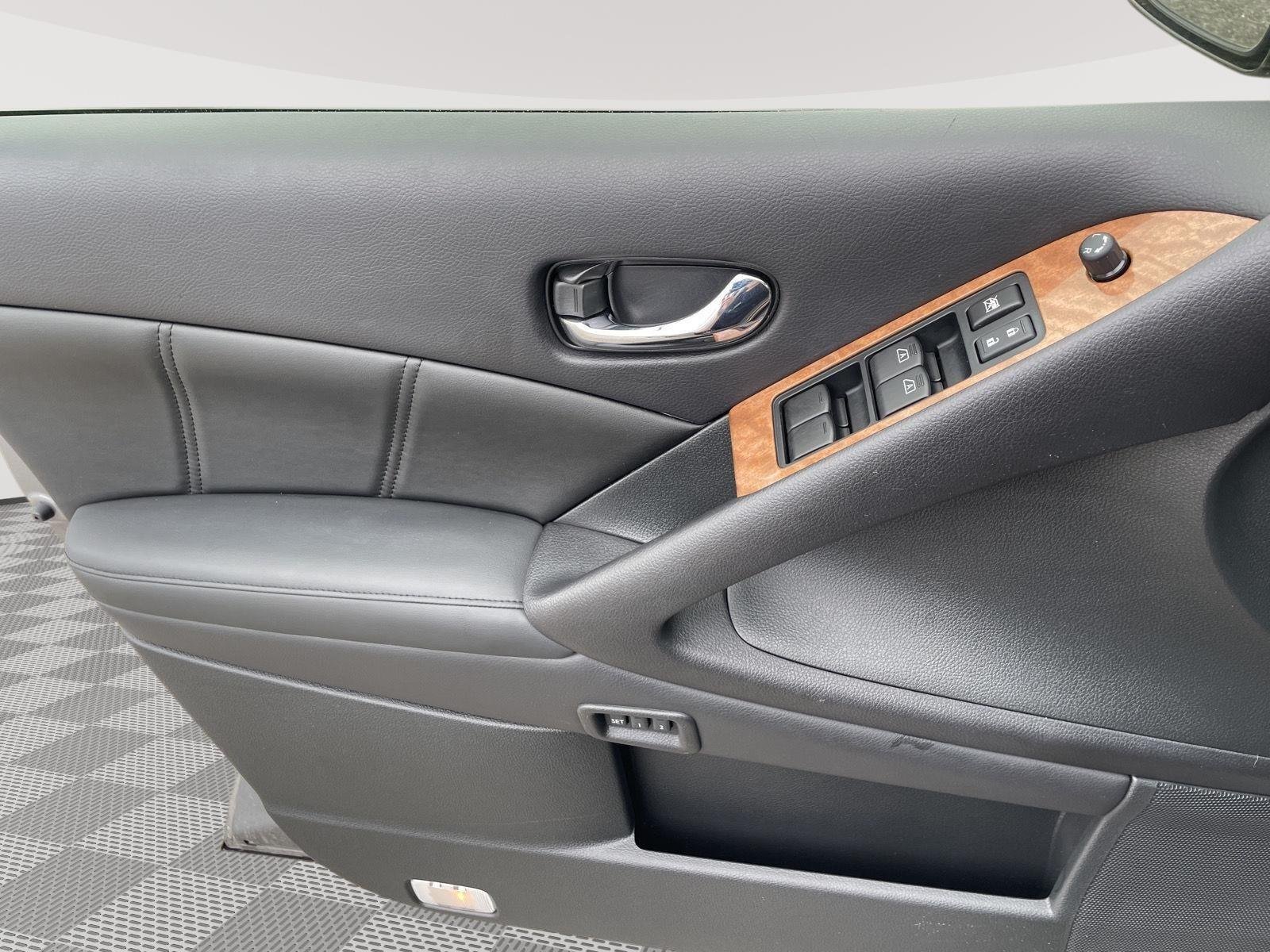 Used 2013 Gun Metallic Nissan LE image 17