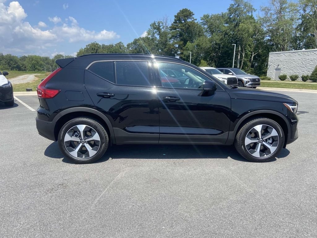 2026 Volvo XC40 Plus - Photo 14