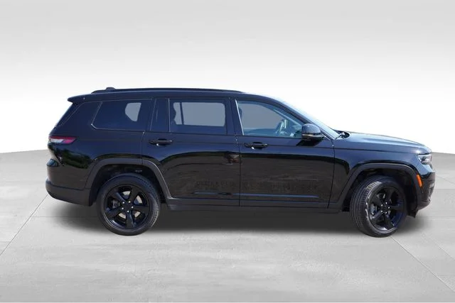 Certified Used 2025 Black Jeep Limited image 3
