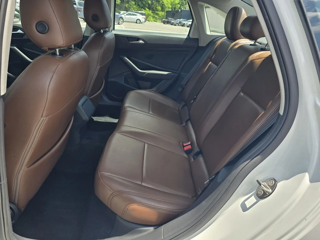 Used 2021 Pure White Volkswagen S image 11