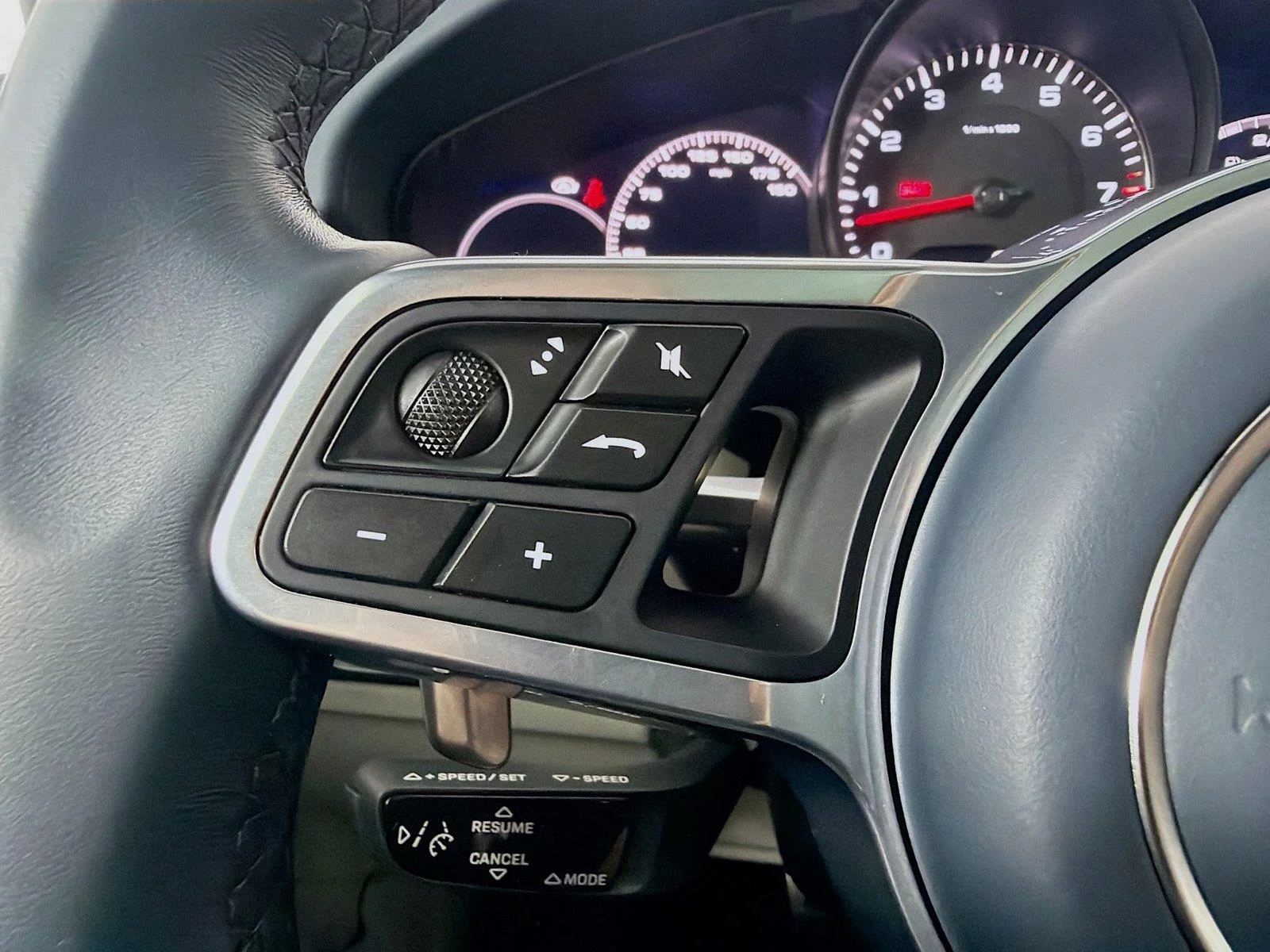 2022 Porsche Cayenne Platinum Edition - Photo 13
