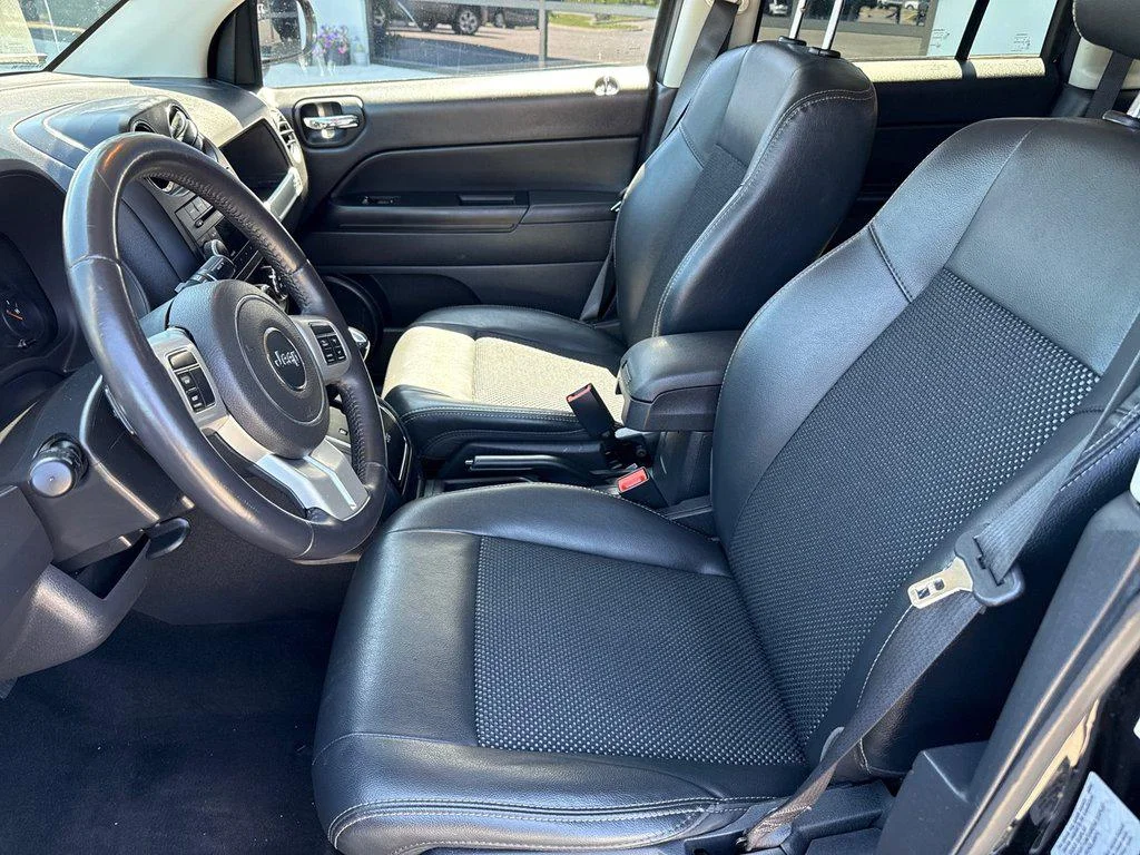 Used 2017 Black Clearcoat Jeep Sport SE FWD *Ltd Avail* image 13