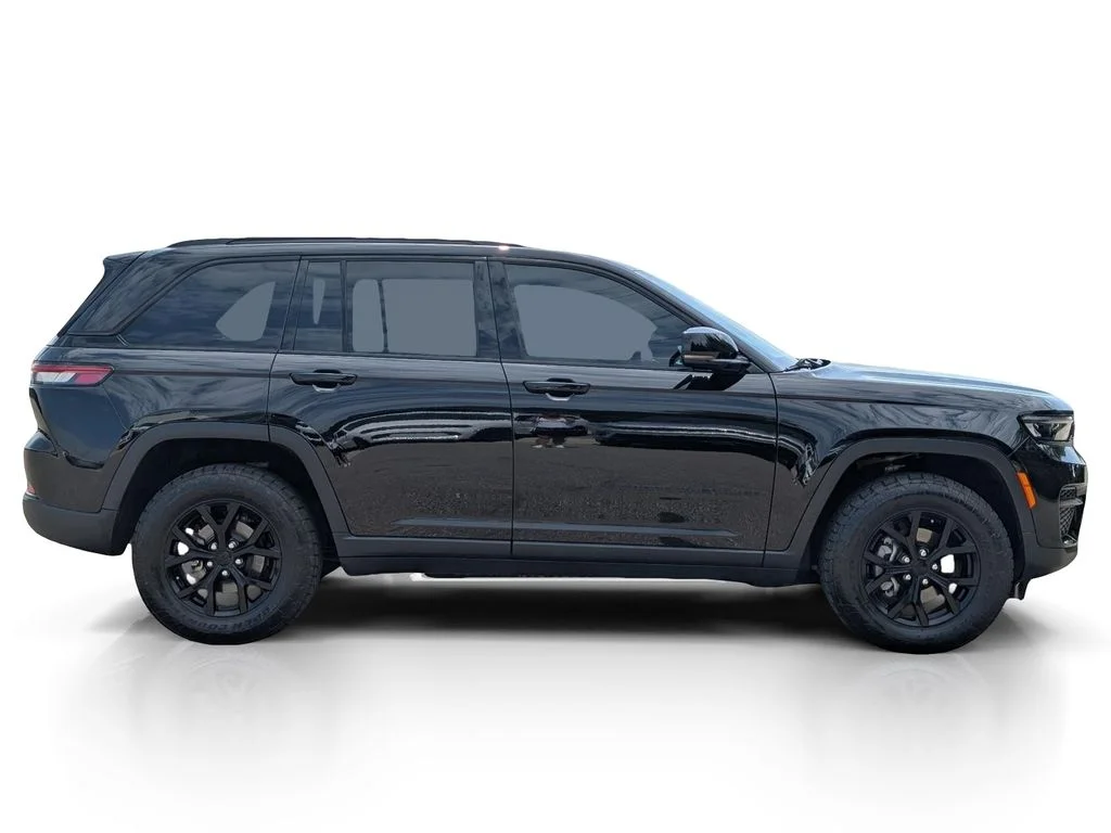 Used 2025 Black Jeep Altitude X image 6