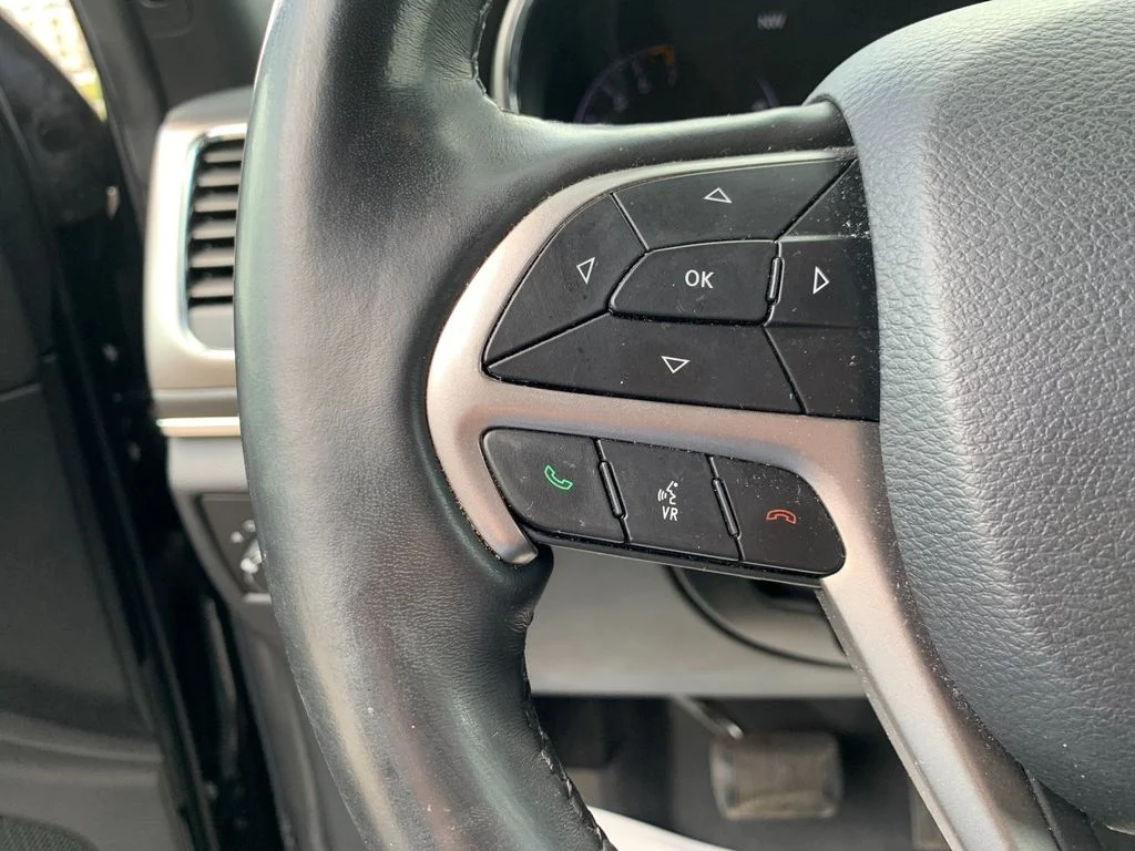 Used 2020 Black Jeep Limited image 27