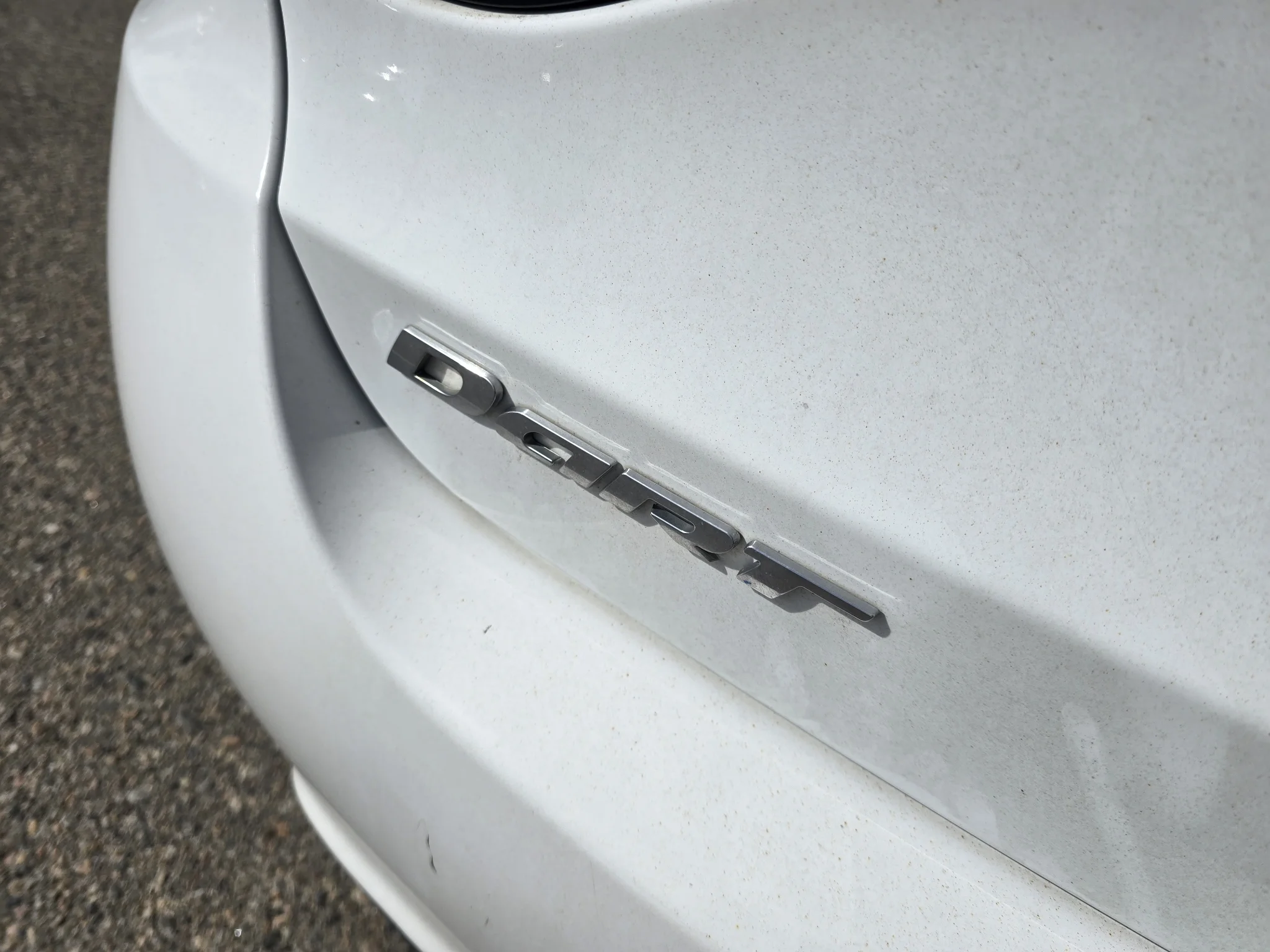 Used 2015 Bright White Clearcoat Dodge SXT image 11